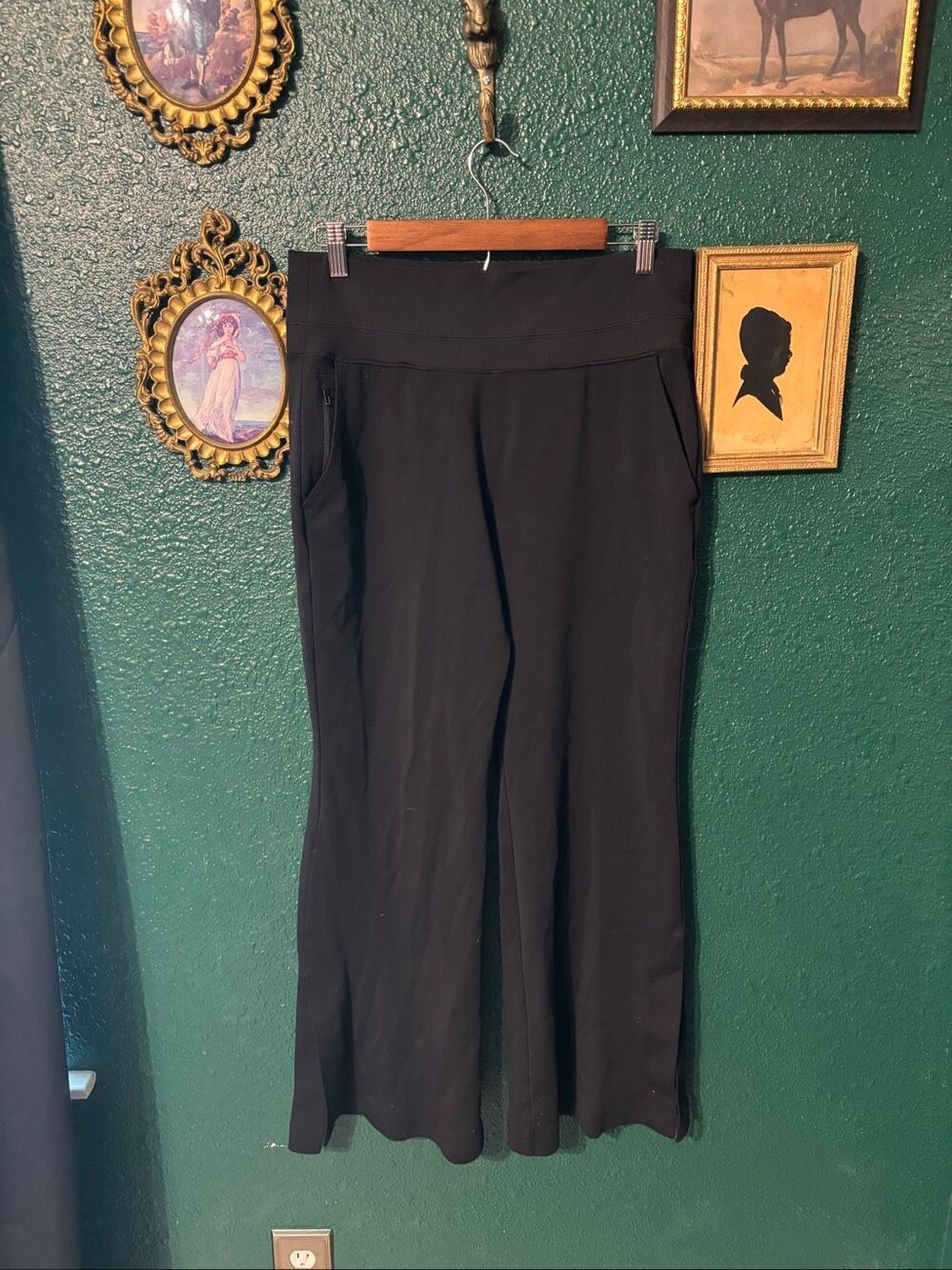 Athleta Black Pull On High Rise Trousers Sz Medium Petite